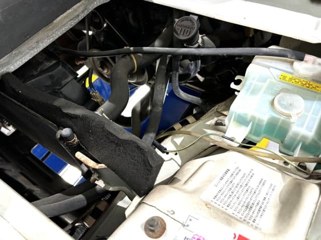 1998 Daihatsu Hijet JDM car for sale — photo 8 of 23