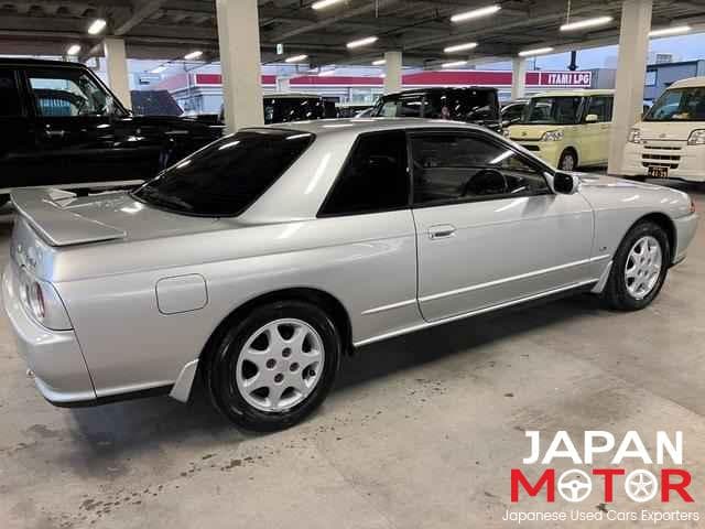 1993 Nissan Skyline JDM car for sale — photo 3 of 10