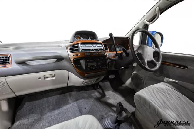 1996 Mitsubishi Delica JDM car for sale — photo 10 of 25