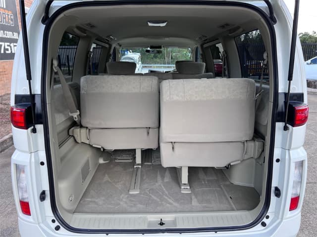 2003 Nissan Elgrand JDM car for sale — photo 15 of 16