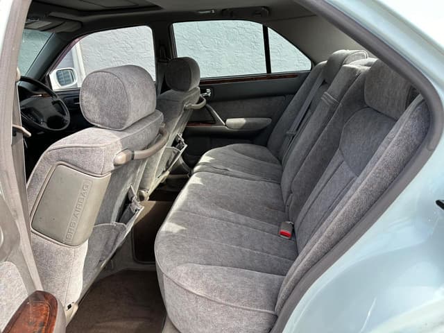 1996 Nissan Cima JDM car for sale — photo 18 of 25