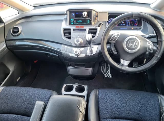2007 Honda Odyssey JDM car for sale — photo 9 of 13