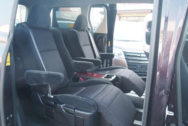 2011 Toyota Vellfire JDM car for sale — photo 13 of 25