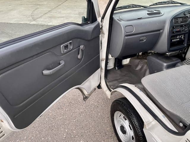 1998 Daihatsu Hijet JDM car for sale — photo 23 of 25