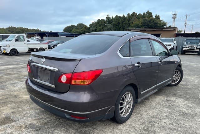 2008 Nissan Bluebird JDM car for sale — photo 2 of 25