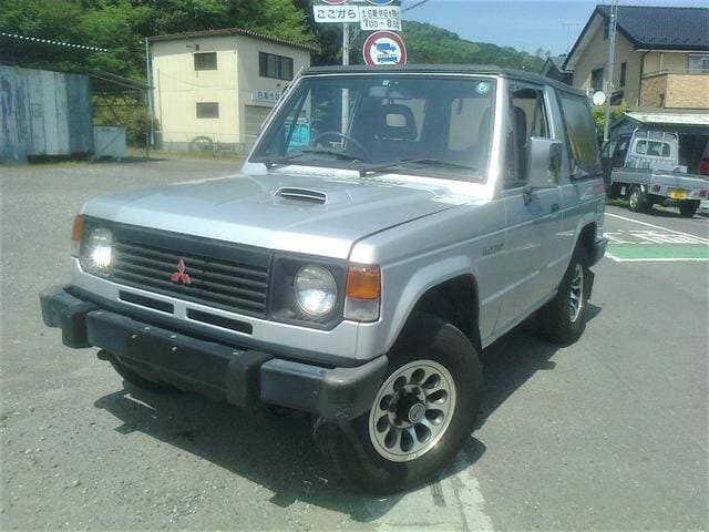 1990 Mitsubishi Pajero JDM car for sale — photo 2 of 7