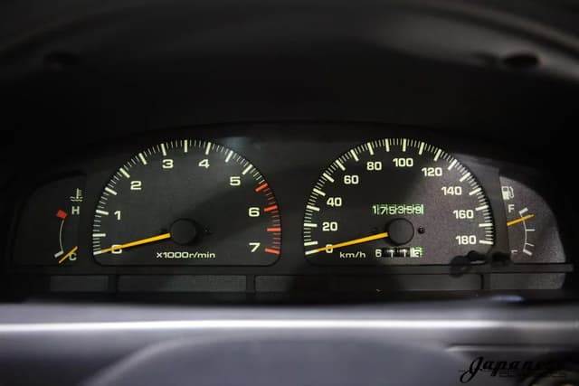 1996 Toyota Hilux JDM car for sale — photo 14 of 25