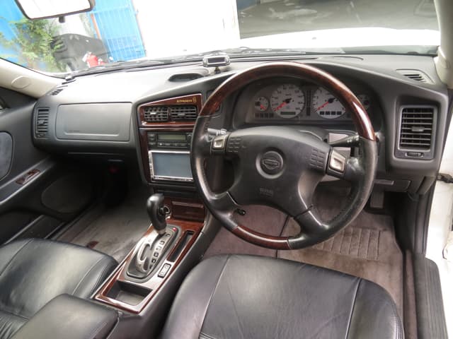 2000 Nissan Stagea JDM car for sale — photo 10 of 22