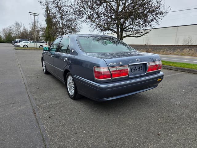 1999 Toyota Crown JDM car for sale — photo 5 of 13