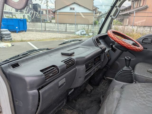 2006 Isuzu Elf JDM car for sale — photo 23 of 25