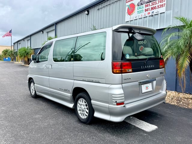 1998 Nissan Elgrand JDM car for sale — photo 6 of 22