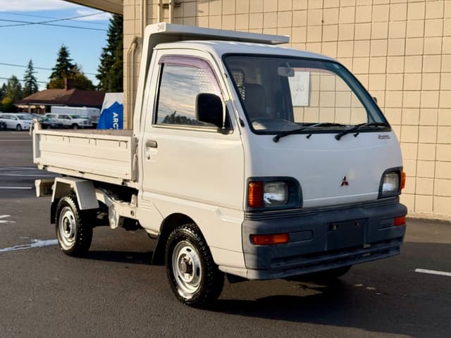 1995 Mitsubishi Minicab JDM car for sale — photo 2 of 25