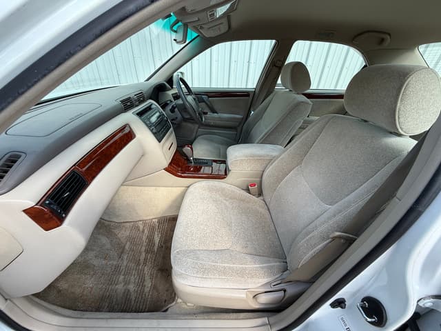 1999 Toyota Crown JDM car for sale — photo 10 of 21
