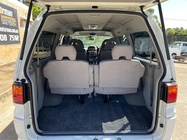 2001 Mitsubishi Delica JDM car for sale — photo 16 of 17