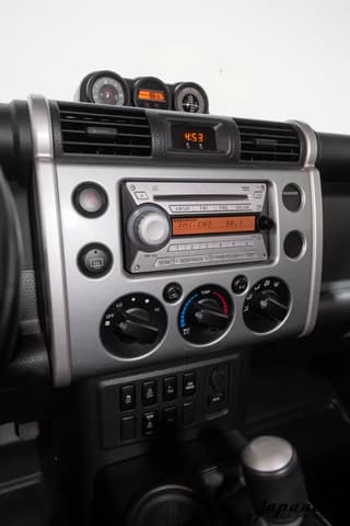 2010 Toyota Fj Cruiser JDM car for sale — photo 11 of 25