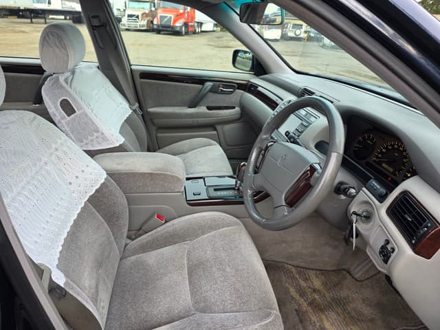 2000 Toyota Crown JDM car for sale — photo 10 of 13
