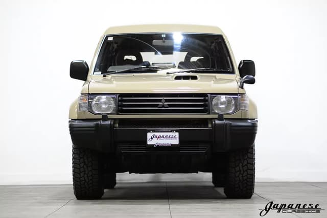 1995 Mitsubishi Pajero JDM car for sale — photo 2 of 25