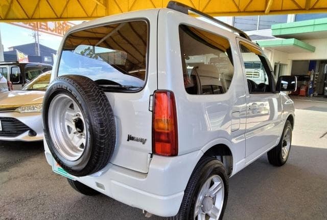 2008 Suzuki Jimny JDM car for sale — photo 9 of 25