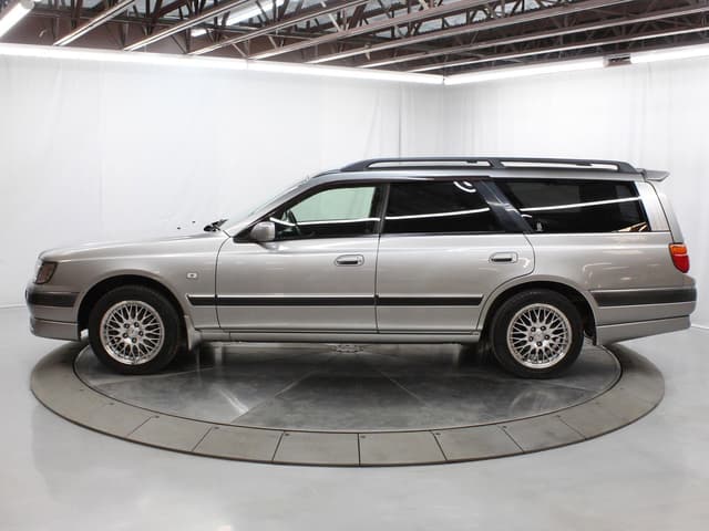 1997 Nissan Stagea JDM car for sale — photo 4 of 25
