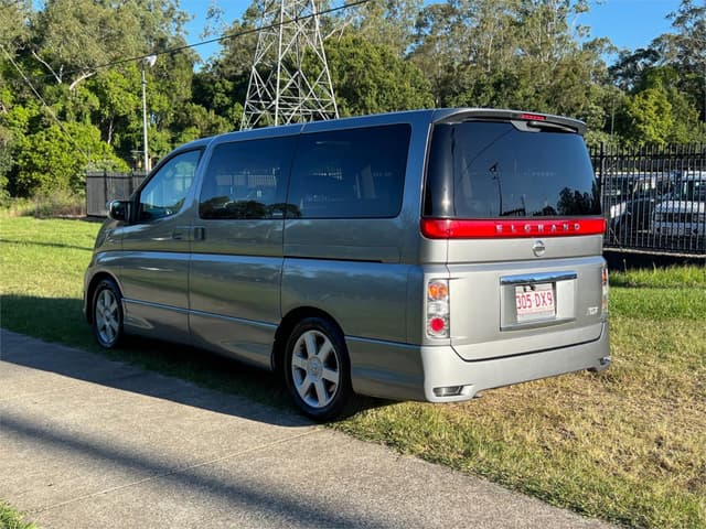 2005 Nissan Elgrand JDM car for sale — photo 8 of 15
