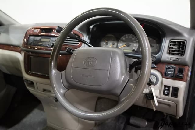 1997 Toyota HiAce JDM car for sale — photo 11 of 25