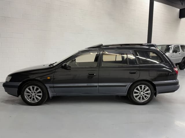 1994 Toyota Caldina JDM car for sale — photo 8 of 10