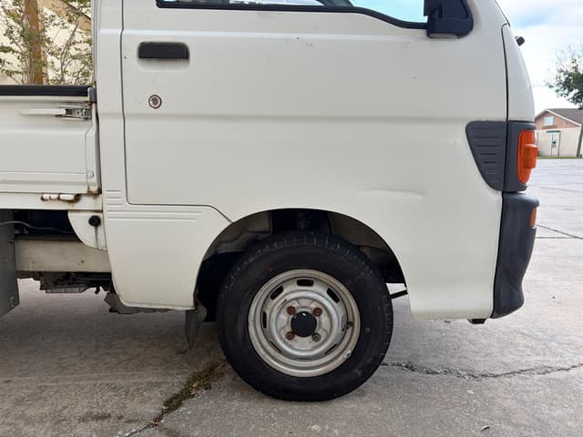 1996 Daihatsu Hijet JDM car for sale — photo 11 of 17