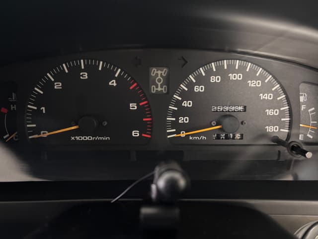 1996 Toyota Hilux Surf JDM car for sale — photo 24 of 25