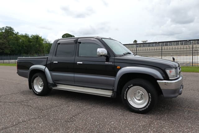 1997 Toyota Hilux JDM car for sale — photo 4 of 19