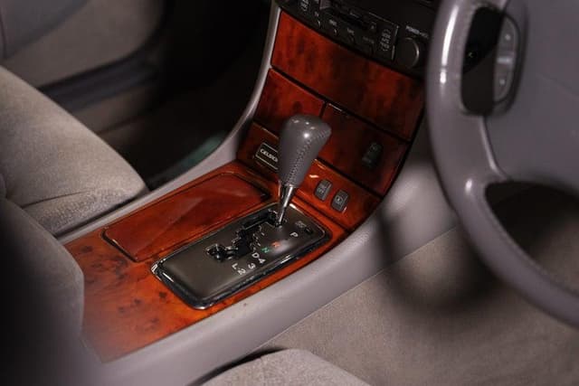 2002 Toyota Celsior JDM car for sale — photo 16 of 17