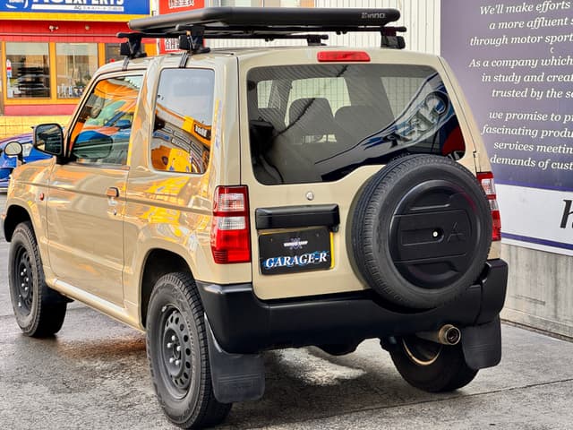 2003 Mitsubishi Pajero Mini JDM car for sale — photo 21 of 25