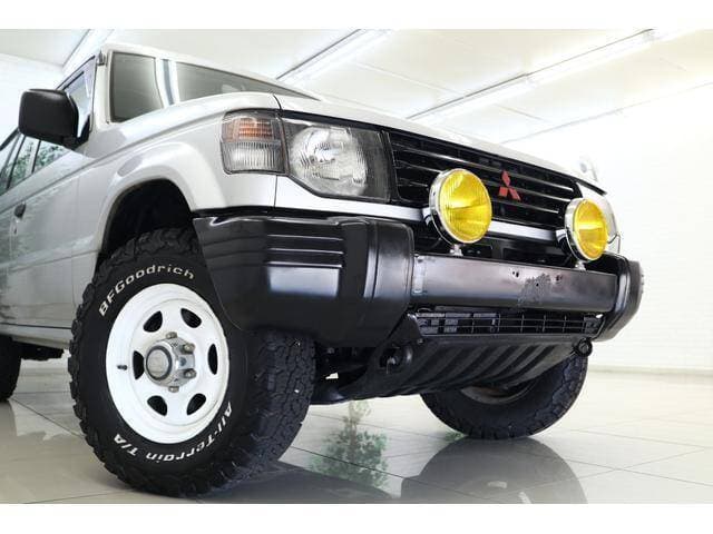 1992 Mitsubishi Pajero JDM car for sale — photo 12 of 17