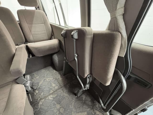 2001 Toyota HiAce JDM car for sale — photo 22 of 25