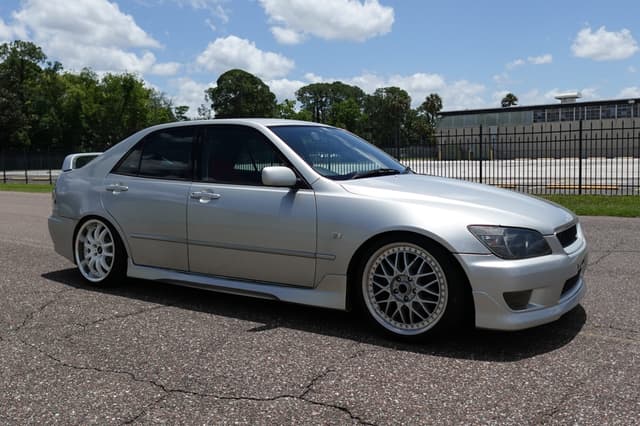 1998 Toyota Altezza JDM car for sale — photo 4 of 19