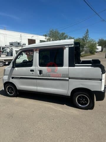 2004 Daihatsu Hijet JDM car for sale — photo 3 of 13