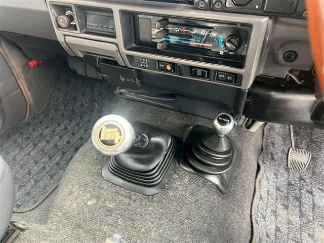 1991 Toyota Land Cruiser Prado JDM car for sale — photo 14 of 25