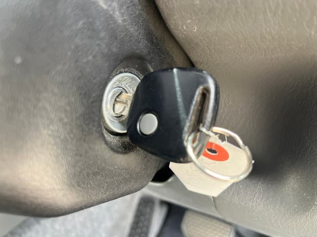 2001 Suzuki Jimny JDM car for sale — photo 12 of 25