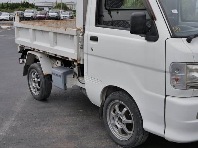 2002 Daihatsu Hijet JDM car for sale — photo 11 of 25