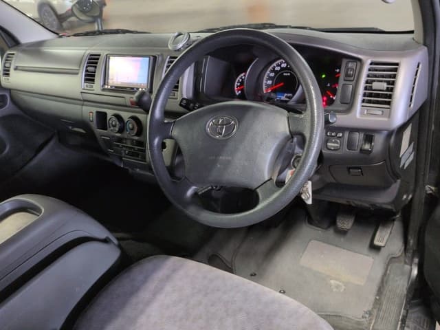 2007 Toyota HiAce JDM car for sale — photo 4 of 6