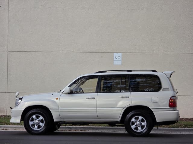 2000 Toyota Land Cruiser JDM car for sale — photo 2 of 20