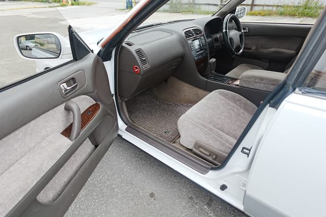 1996 Nissan Cedric JDM car for sale — photo 13 of 20