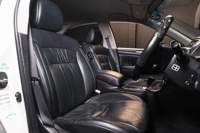 2004 Toyota Crown JDM car for sale — photo 16 of 20