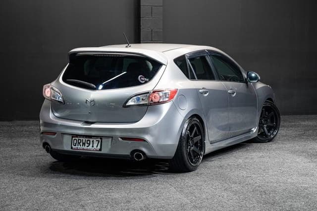 2010 Mazda Axela JDM car for sale — photo 7 of 12