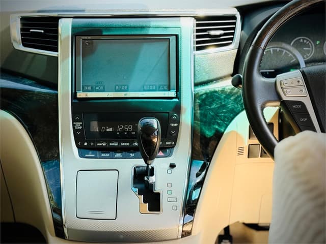 2012 Toyota Vellfire JDM car for sale — photo 19 of 25