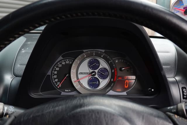 2002 Toyota Altezza JDM car for sale — photo 24 of 25