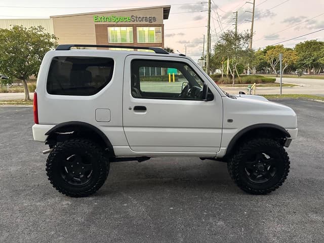 1999 Suzuki Jimny JDM car for sale — photo 2 of 25