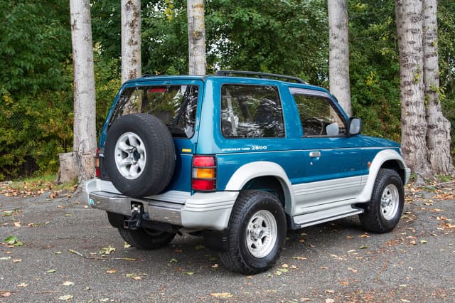 1994 Mitsubishi Pajero JDM car for sale — photo 6 of 15