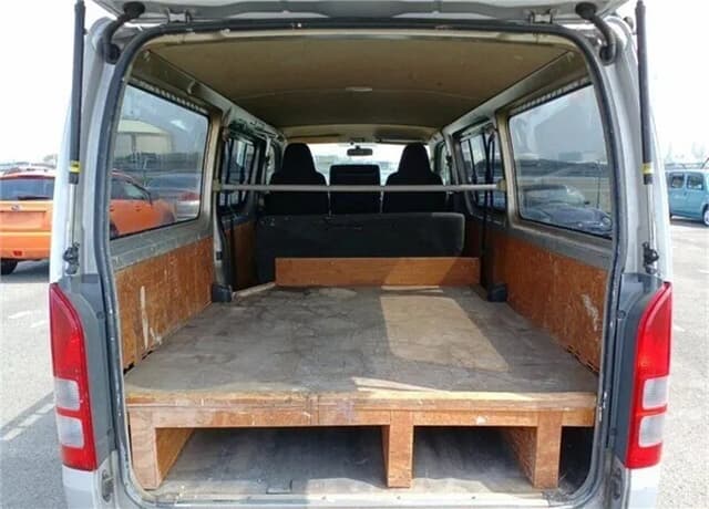 2012 Toyota HiAce JDM car for sale — photo 6 of 9