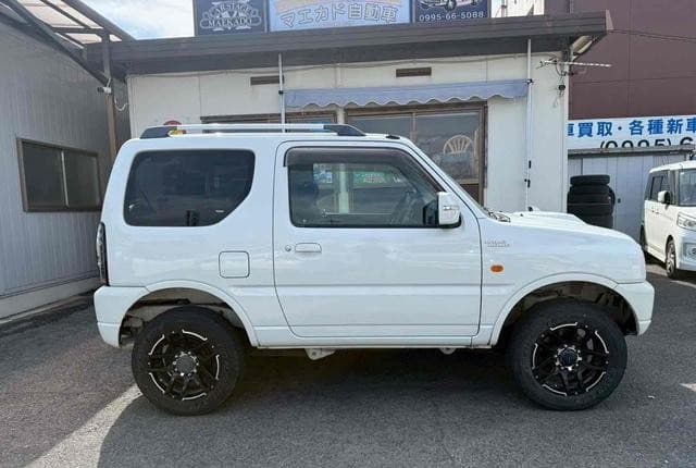 2008 Suzuki Jimny JDM car for sale — photo 14 of 25