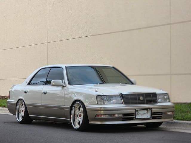 1996 Toyota Crown JDM car for sale — photo 7 of 25